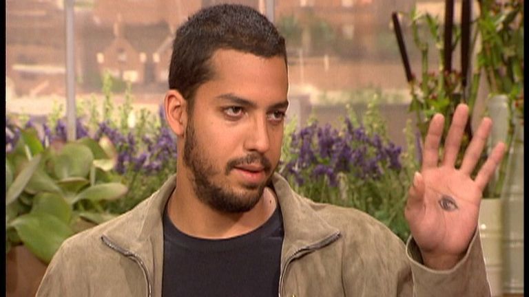 David Blaine and Eamonn Holmes on GMTV. Pic: Shutterstock/ITV