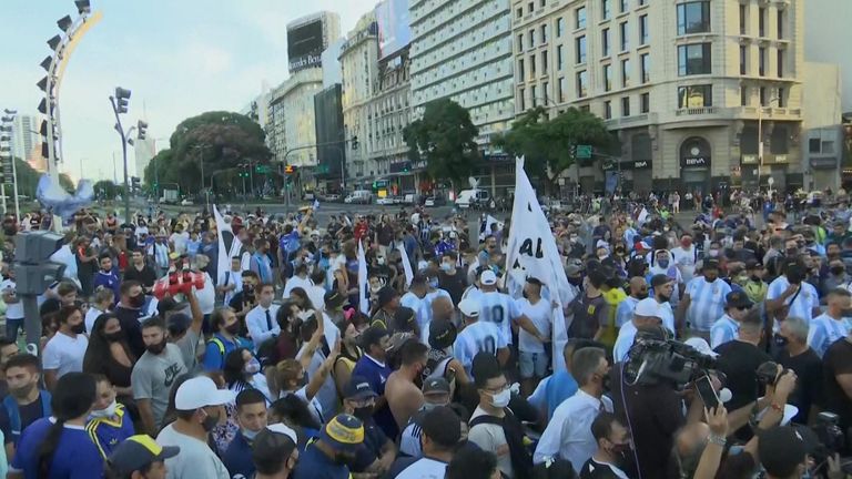 "Il n'est pas mort, ils l'ont tué!" ont déclaré les organisateurs de la manifestation sur les réseaux sociaux.