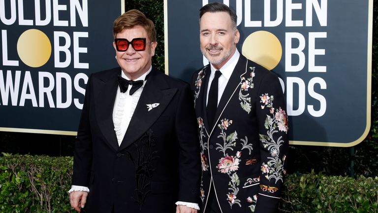 Elton John et David Furnish aux Golden Globes en 2020. Pic: AP