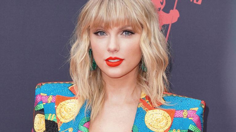 Taylor Swift hits out at Netflix show Ginny and Georgia over 'lazy' and 'deeply sexist' joke | Ents & Arts News | Sky News