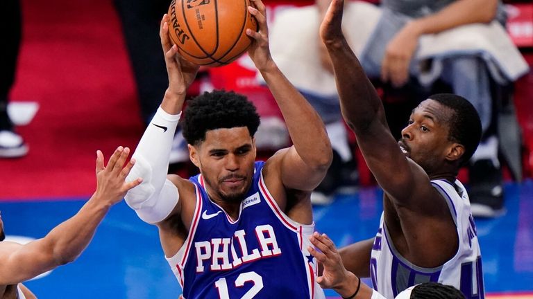 Harris shines for 76ers