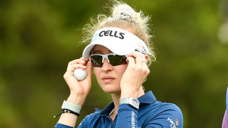 La première tentative de Nelly Korda pour sortir d'un bunker sur le green s'est soldée par un air-shot humiliant lors d'un début décevant à l'Evian Championship