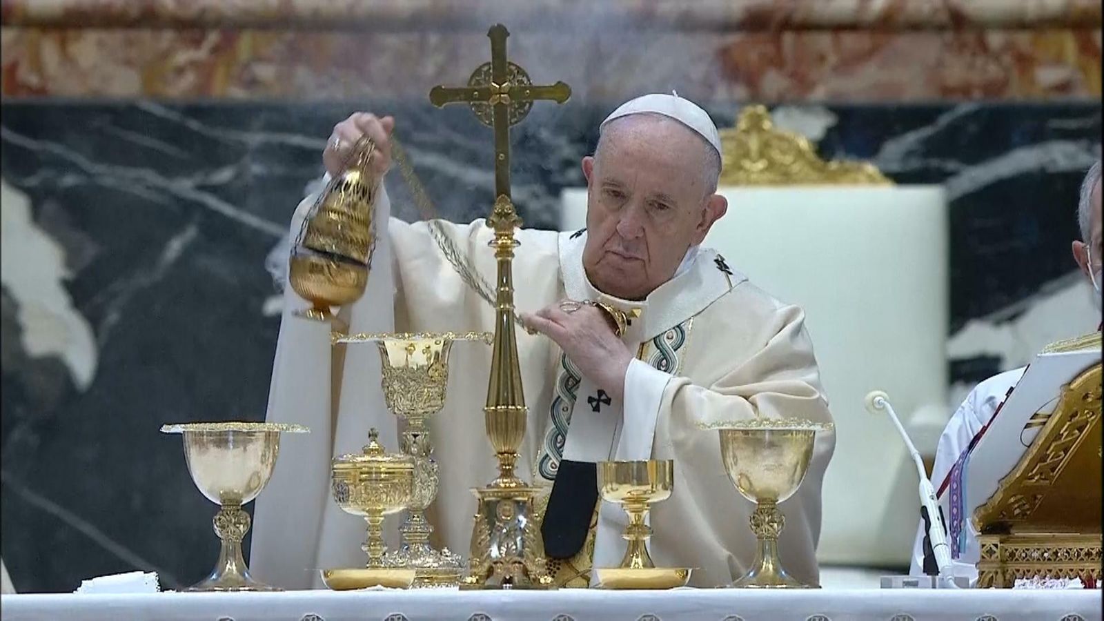 Pope holds Easter Sunday mass | World News | Sky News