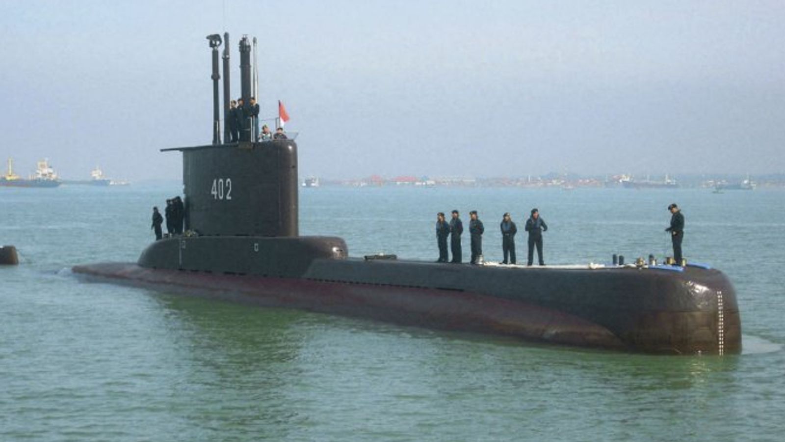 Indonesian navy submarine with 53 on board goes missing ...