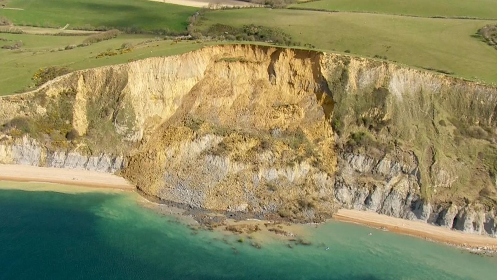 Dorset cliff collapse: Warnings issued after 300m stretch of Jurassic ...