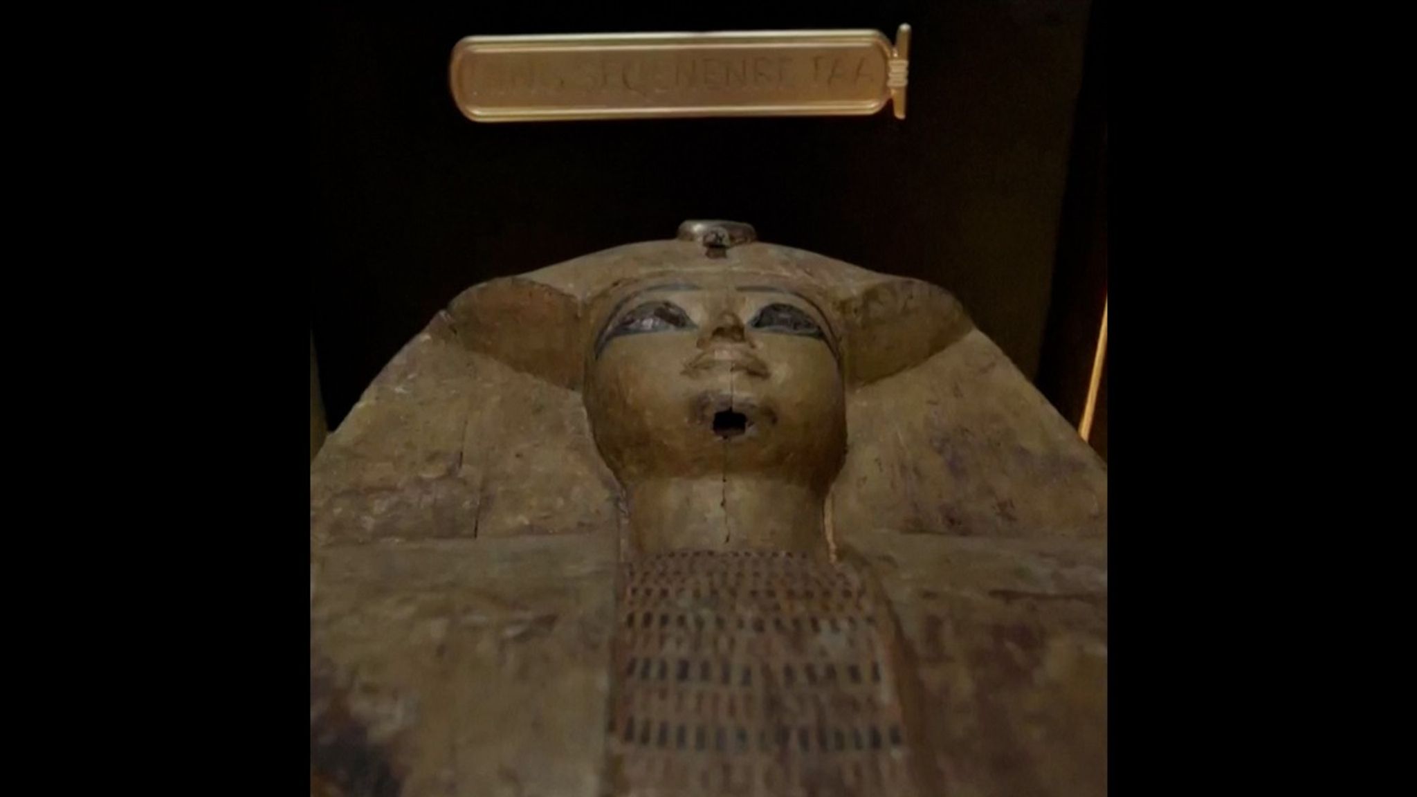 Royal Egyptian Mummies Moved Through Cairo World News Sky News