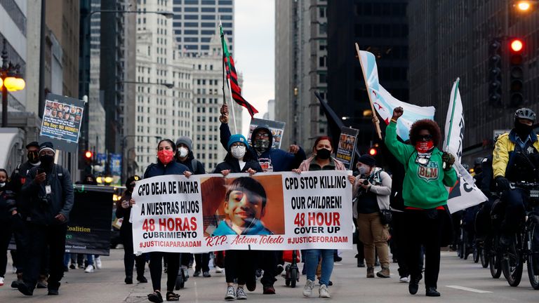 Des manifestations contre le meurtre d'Adam Toledo ont eu lieu à Chicago cette semaine
