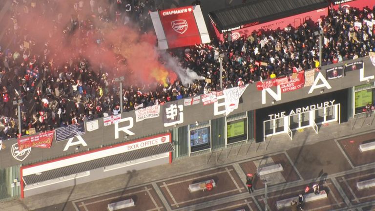 Arsenal fans protest against Kroenke over ESL