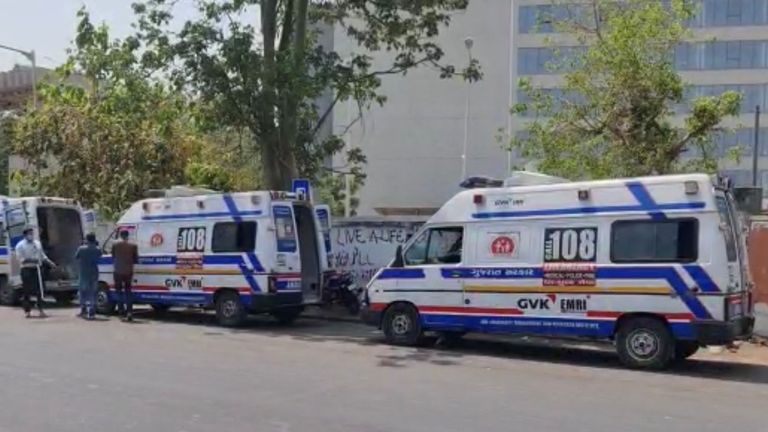 File d'attente d'ambulances en Inde