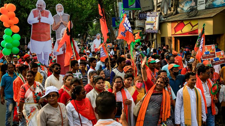 Les partisans du parti BJP de Narandra Modi participent à un rassemblement électoral plus tôt en avril.  Pic: AP