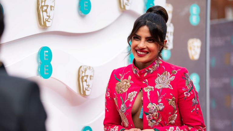 Priyanka Chopra Jonas a présenté le premier BAFTA de la soirée.  Pic: BAFTA / Reuters