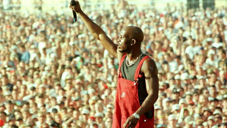 Earl Simmons, mieux connu sous le nom de musicien de rap DMX, se produit sur la scène principale du festival de musique et d'arts de Woodstock à Rome, le 23 juillet. les gens y assisteront.  JT / HB / AA