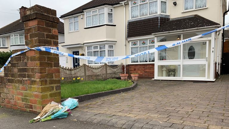 Attaque mortelle de chien à Rowley Regis La maison de Boundary Avenue à Rowley Regis, dans les West Midlands, où une femme dans les 80 ans est décédée après avoir été attaquée par deux chiens en fuite.  Date de la photo: samedi 3 avril 2021.