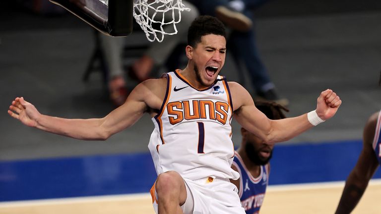 Bookers stars with 33 at Knicks