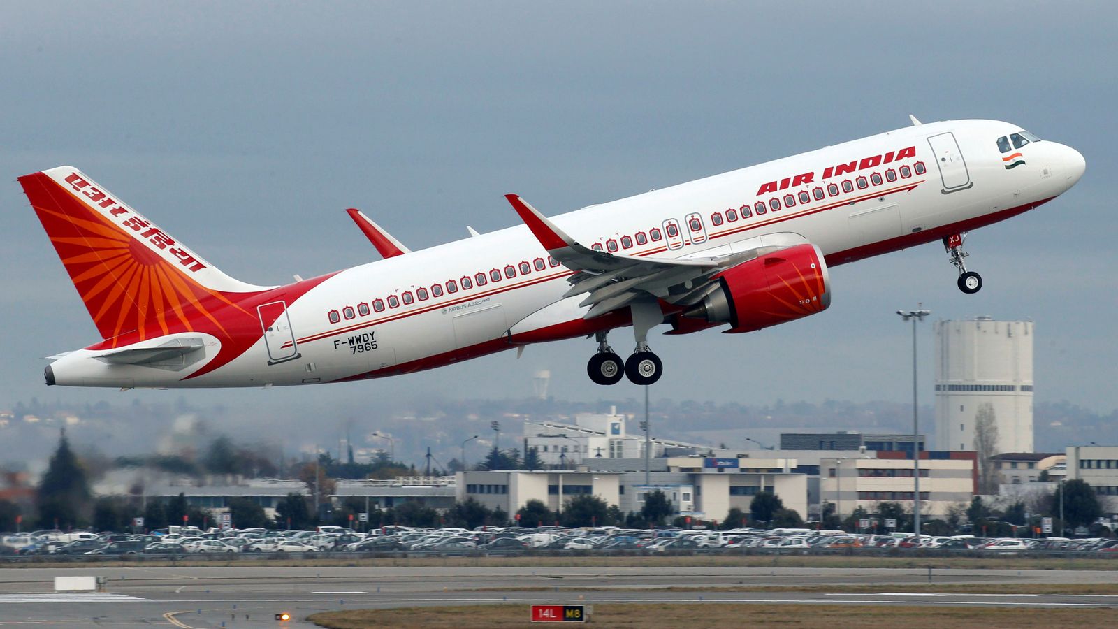 Pijany mężczyzna aresztowany po rzekomym oddaniu moczu na starszą kobietę podczas lotu Air India |  wiadomości ze świata