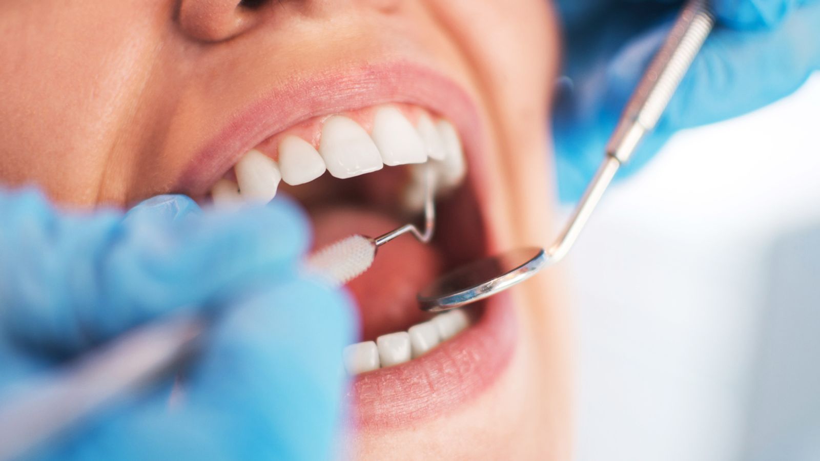 People in England face three-year wait to see an NHS dentist, warns