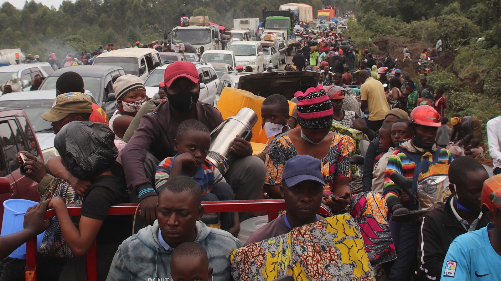 Repubblica Democratica del Congo: Migliaia di persone fuggono dalle loro case a causa degli avvertimenti di una seconda eruzione vulcanica mentre le famiglie lottano per trovare cibo e acqua |  notizie dal mondo