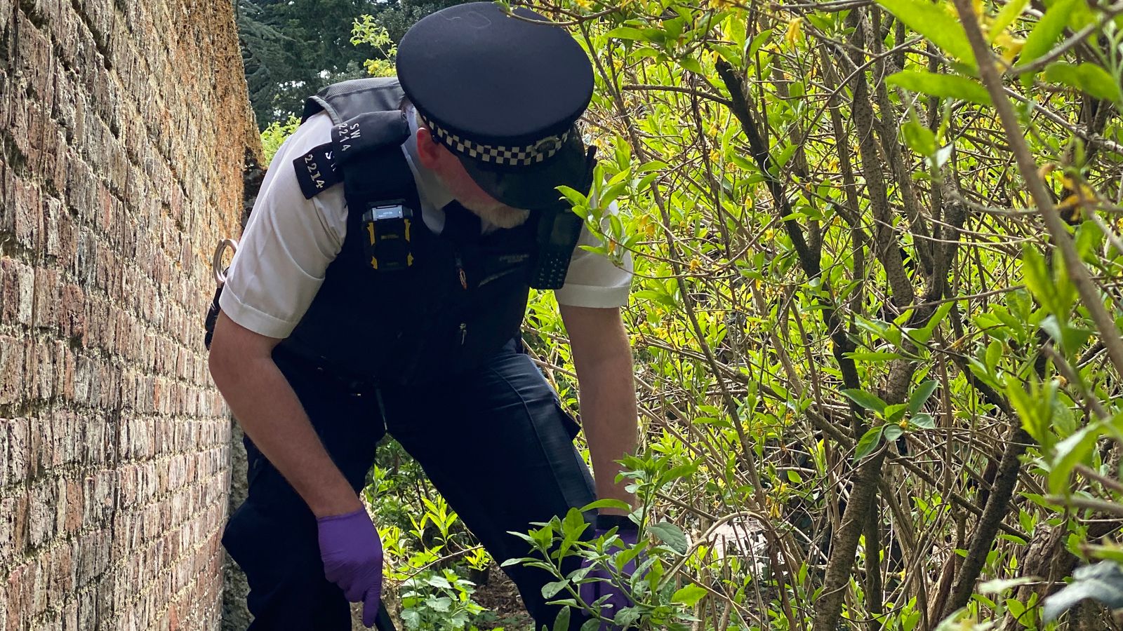 Nearly 1,000 arrested and 400 knives seized in police crackdown on