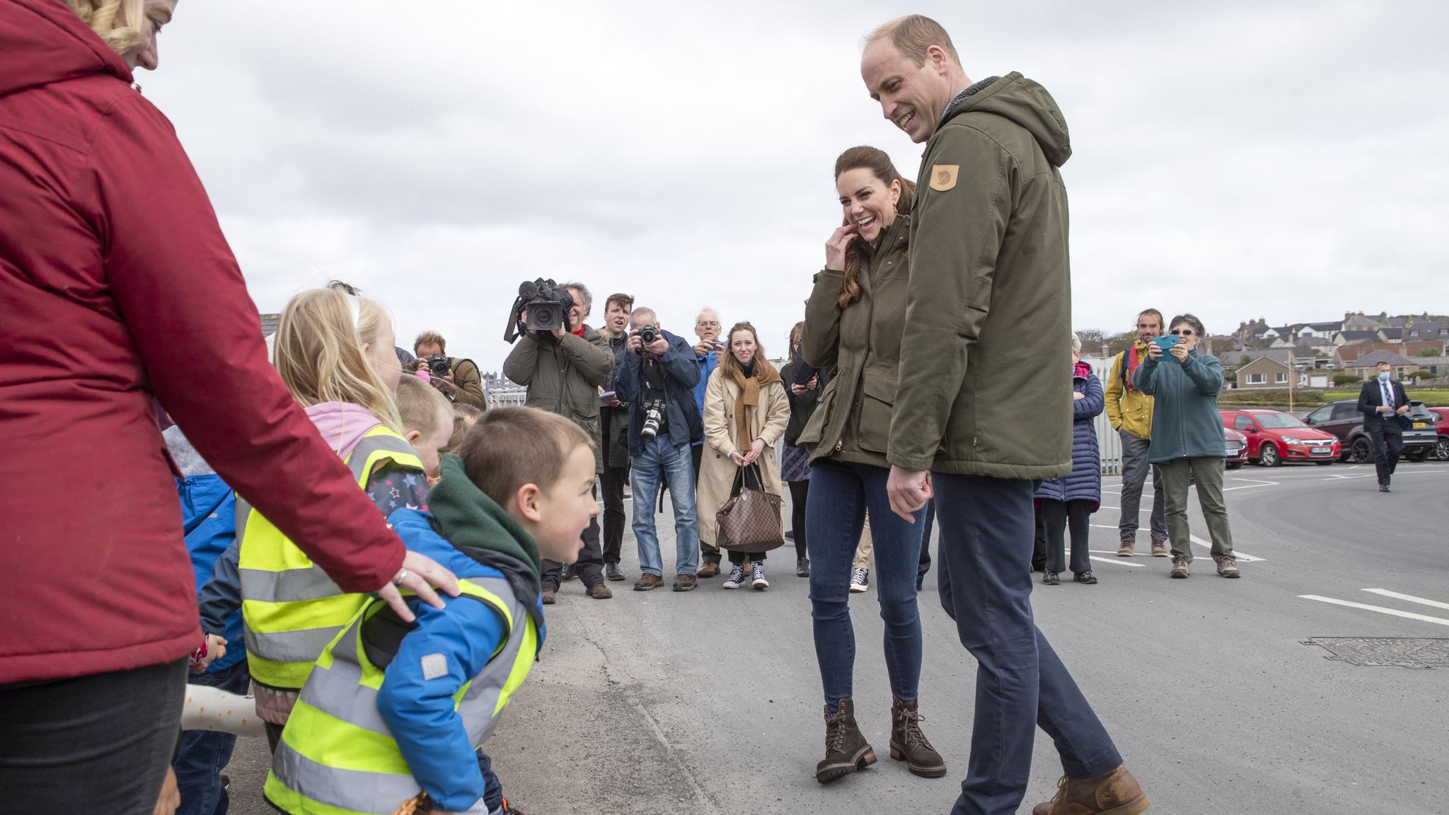 Are You The Prince A Case Of Mistaken Identity For Duchess Kate On Scottish Eco Factfinding Trip Uk News Sky News