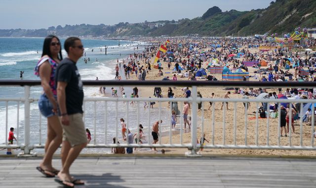 COVID-19: Government adviser warns UK on a 'knife edge' as Britons take advantage of sunnier weather - Vimarsana News