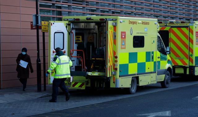 COVID-19: UK reports one coronavirus-related death and 3,383 new cases in latest figures - Vimarsana News
