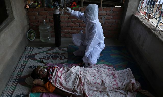 COVID-19: India passes 300,000 coronavirus deaths - as fatal black fungus brings 'new challenge' - Vimarsana News