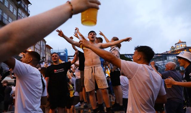 Champions League: As thousands of Britons fly to watch Chelsea v Man City, the Portuguese city of Porto is taking a risk - Vimarsana News