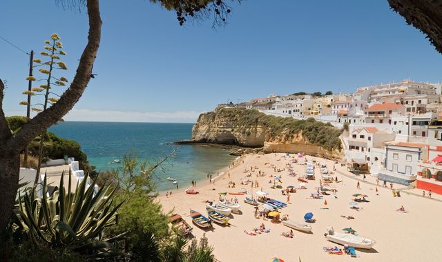COVID-19: Portugal removed from green list as seven countries added to red - Vimarsana News