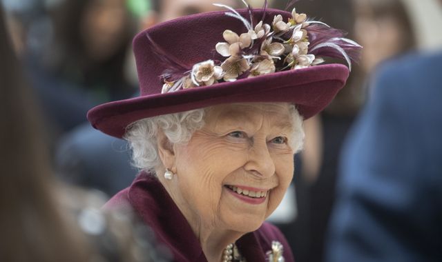 Queen's Platinum Jubilee: Four-day bank holiday, star ...