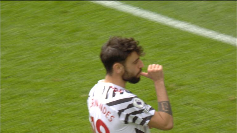 Fernandes converts pen to equalise (52)