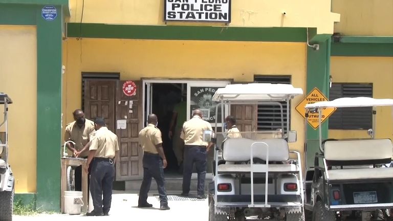 Jasmine Hartin befindet sich in Polizeigewahrsam.  Bild: AP / 7 News Belize