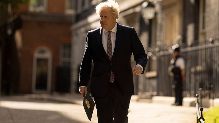 10/05/2021. London, United Kingdom. Prime minister Boris Johnson walks to Covid-19 press conference in 10 Downing Street. Picture by Simon Dawson / No 10 Downing Street
