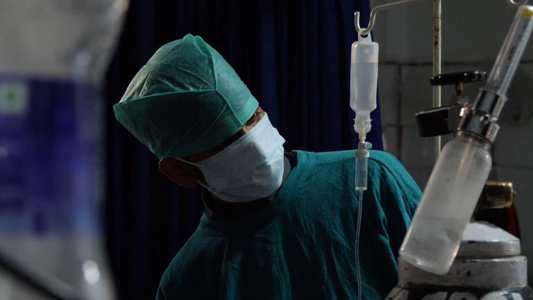Les hôpitaux en Inde connaissent une pénurie d'oxygène