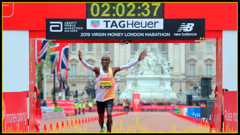 Eliud Kipchoge celebrates after winning the London Marathon in 2019