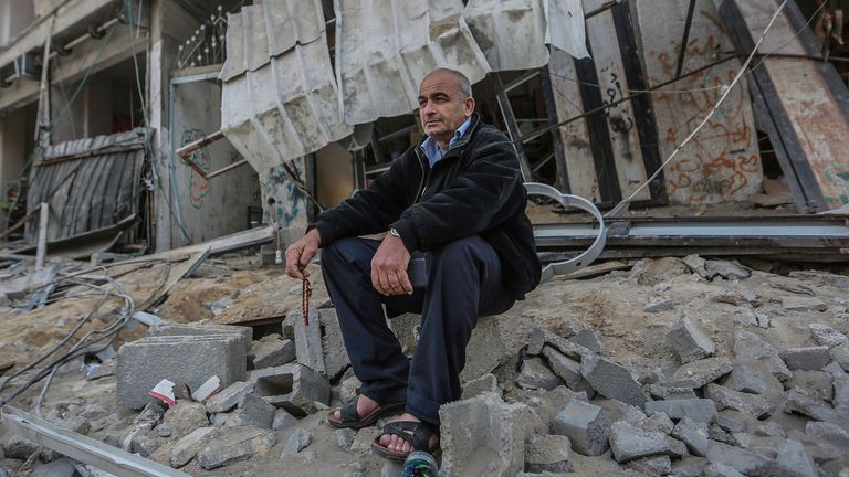 Un bâtiment détruit à Jabalia, au nord de Gaza.  Pic: AP