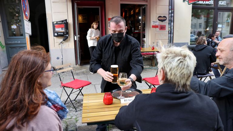 Die Open-Air-Gastfreundschaft wurde in vielen Teilen Deutschlands wiedereröffnet