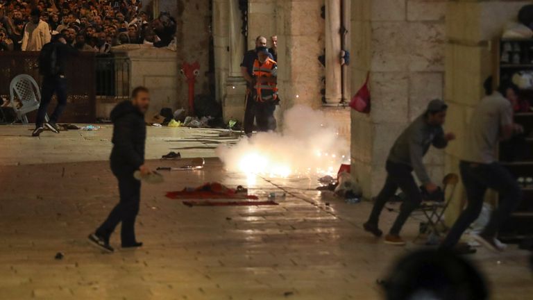 Israeli police clash with protesters at Al-Aqsa mosque in Jerusalem on 7th May