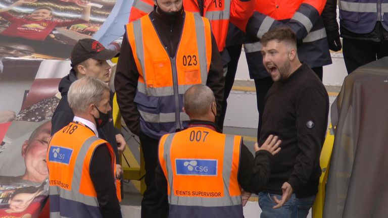 Manchester United fans stormed Old Trafford to protest against the Glazer family&#39;s plans to join the European Super league