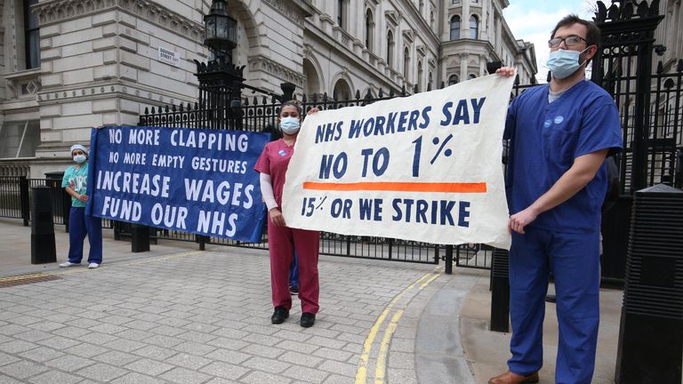 Les infirmières et les travailleurs du NHS du groupe de campagne Les travailleurs du NHS disent non et la branche du syndicat de l'hôpital Unite's Guys and St Thomas