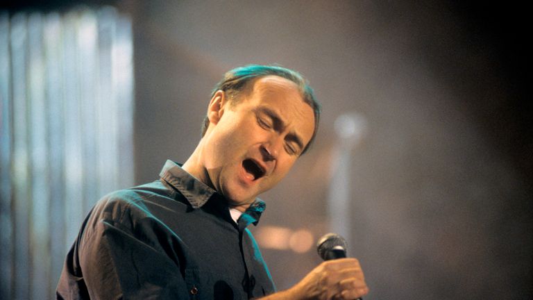 Phil Collins llegó a ser visto como un ejemplo no tan genial cuando entró en su carrera en la década de 1990.
