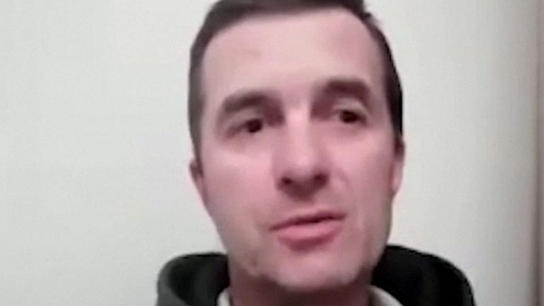 Dzimtry Protasevich dit qu'il semble que le nez de son fils a été cassé Pic: Radio Free Europe