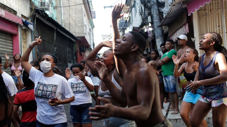 Brazil At Least 28 Killed Including An Officer In Rio De Janeiro Police Shootout With Drug Traffickers World News Sky News