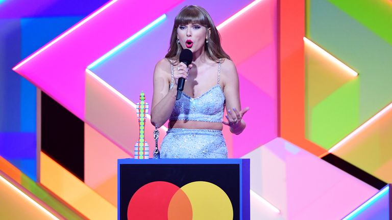 Taylor Swift was named global icon at this year&#39;s Brits