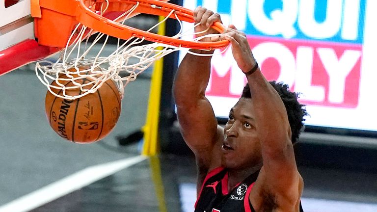 Johnson hits career-high 35 for Raptors