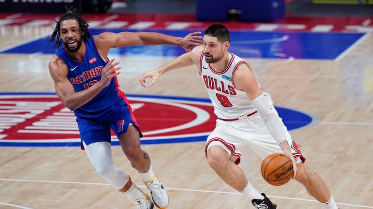 Vucevic leads Bulls to victory
