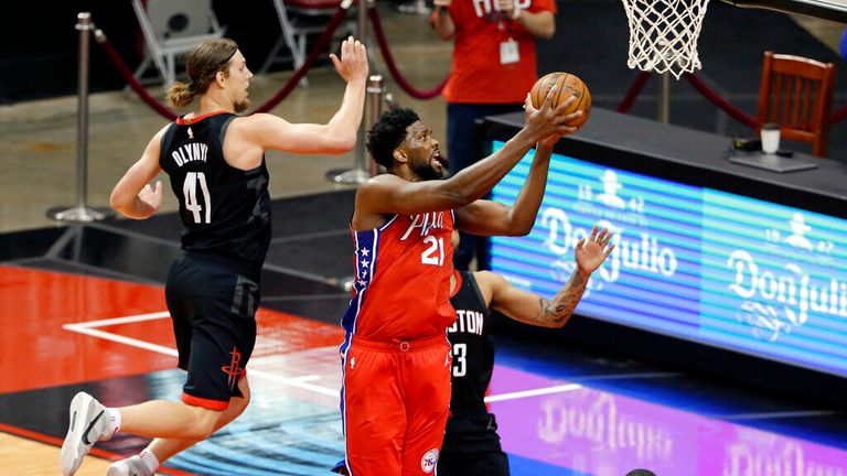 Embiid stars as Sixers take down Rockets