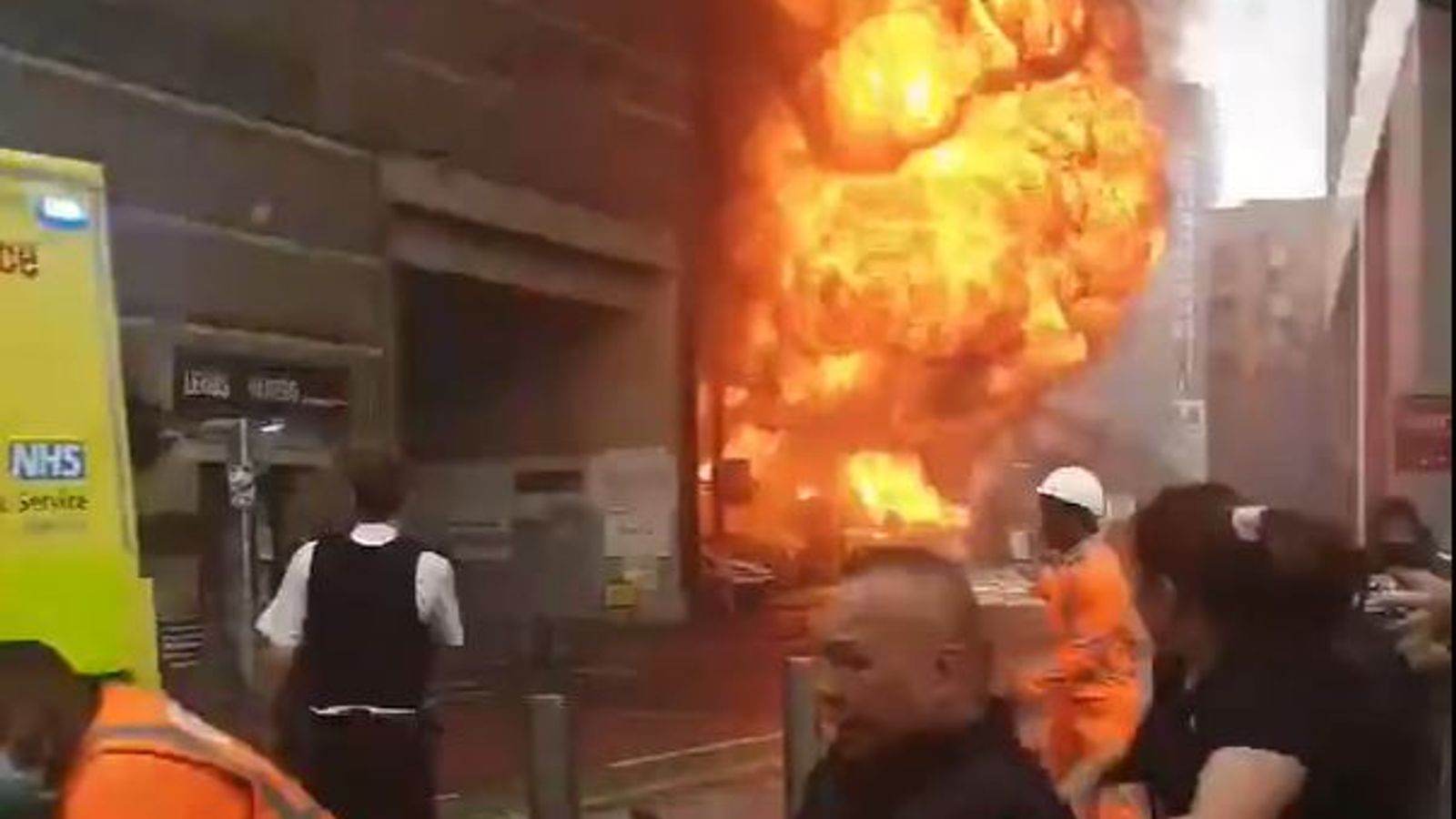 London: 100 firefighters called to 'serious' blaze near Elephant and Castle railway station ...