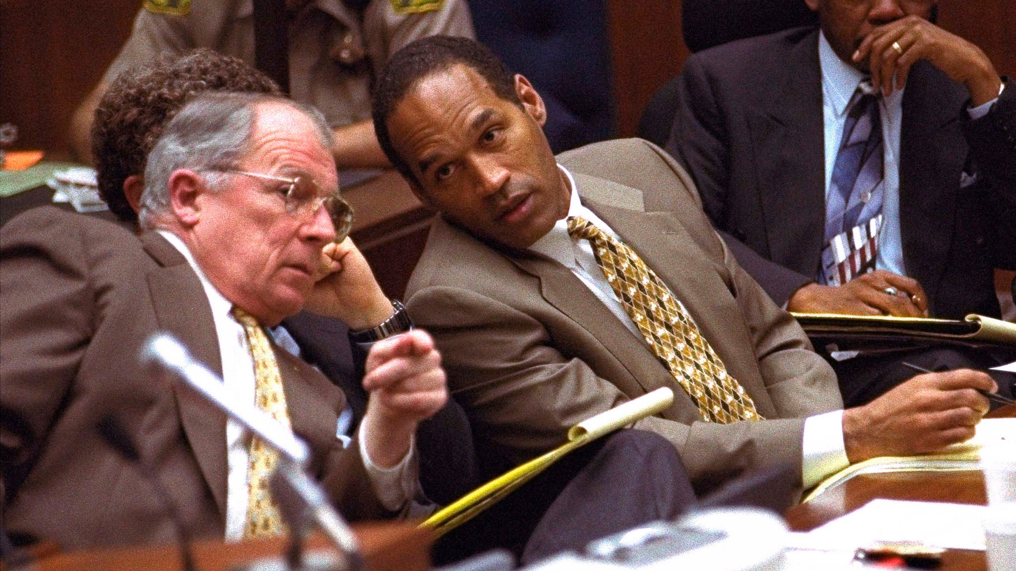 Celebrity lawyer who defended OJ Simpson dies aged 87 Brief Briefing