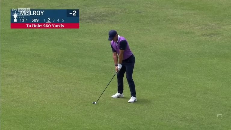 McIlroy hace un birdie de dos putt en el par cinco 13 durante su tercera ronda, ¡después de haber hecho sonar el pin con su aproximación desde 260 yardas!