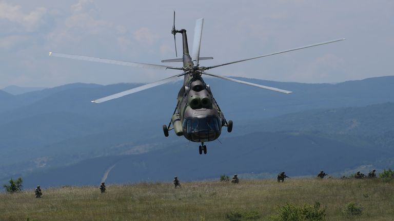 Войска были оснащены бронетехникой, вертолетом и небольшим беспилотником.  Изображение: MOD